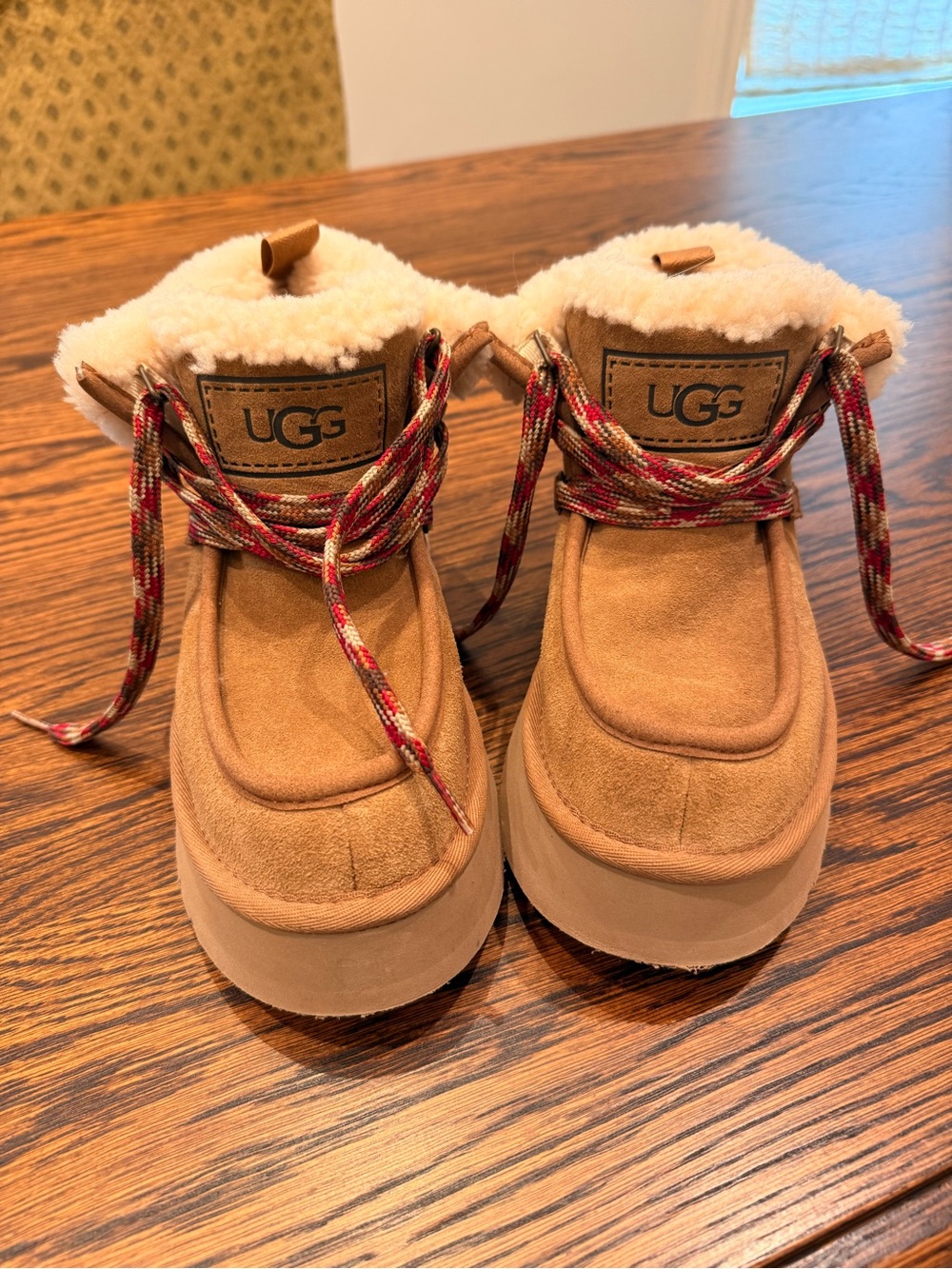 Women’s UGG Shearling Lined Footwear SIZE 8